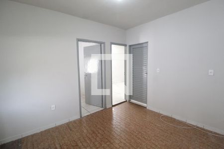 Sala de casa para alugar com 2 quartos, 70m² em Presidente Roosevelt, Uberlândia