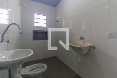 Banheiro de casa para alugar com 1 quarto, 35m² em Q.ta da Paineira, São Paulo