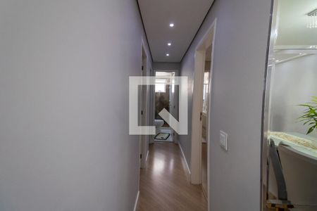 Corredor de apartamento à venda com 3 quartos, 70m² em Sítio da Figueira, São Paulo