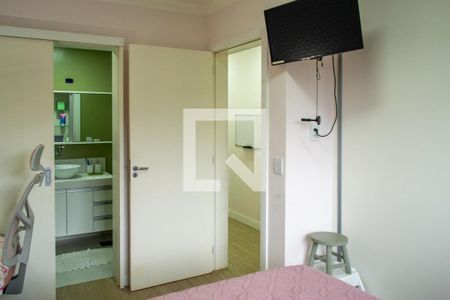 Suite de apartamento à venda com 3 quartos, 107m² em Medianeira, Porto Alegre