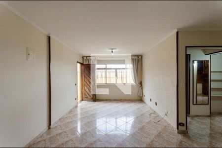 Sala de casa para alugar com 3 quartos, 200m² em Vila Cavaton, São Paulo