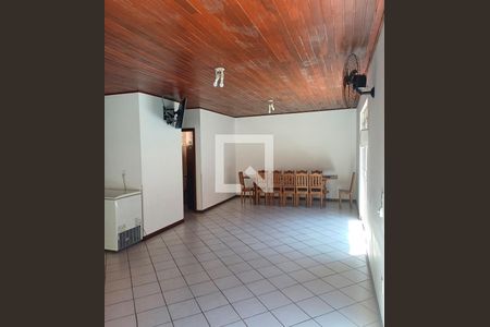 Apartamento para alugar com 50m², 2 quartos e 1 vaga Apartamento para alugar com 50m², 2 quartos e 1 vagaÁrea comum - Salão de festas