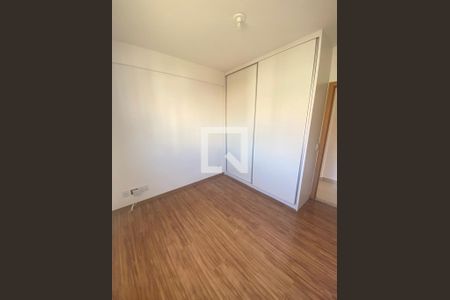 Quarto de apartamento para alugar com 4 quartos, 277m² em Cabral, Contagem