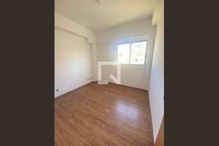 Quarto de apartamento para alugar com 4 quartos, 277m² em Cabral, Contagem