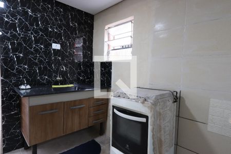 Sala/Quarto/Cozinha de casa para alugar com 1 quarto, 28m² em Jardim Clara Regina, São Paulo