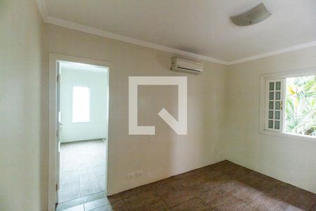 Casa de condomínio à venda com 575m², 4 quartos e 6 vagas Casa de condomínio à venda com 575m², 4 quartos e 6 vagasSuíte master 3