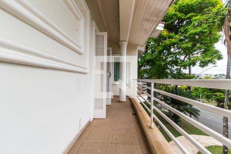 Casa de condomínio à venda com 575m², 4 quartos e 6 vagas Casa de condomínio à venda com 575m², 4 quartos e 6 vagasVaranda