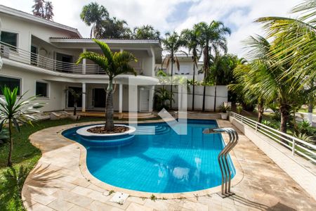 Casa de condomínio à venda com 575m², 4 quartos e 6 vagas Casa de condomínio à venda com 575m², 4 quartos e 6 vagasPiscina