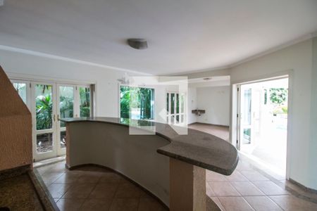 Casa de condomínio à venda com 575m², 4 quartos e 6 vagas Casa de condomínio à venda com 575m², 4 quartos e 6 vagasÁrea gourmet