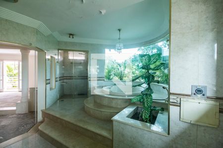 Casa de condomínio à venda com 575m², 4 quartos e 6 vagas Casa de condomínio à venda com 575m², 4 quartos e 6 vagasBanheiro da Suíte 1