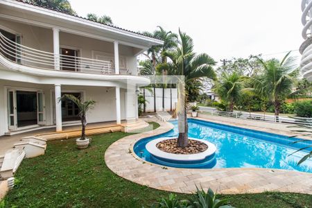Casa de condomínio à venda com 575m², 4 quartos e 6 vagas Casa de condomínio à venda com 575m², 4 quartos e 6 vagasVista da Sala