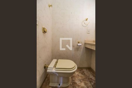 Casa de condomínio à venda com 575m², 4 quartos e 6 vagas Casa de condomínio à venda com 575m², 4 quartos e 6 vagasLavabo