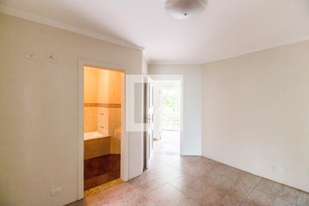 Casa de condomínio à venda com 575m², 4 quartos e 6 vagas Casa de condomínio à venda com 575m², 4 quartos e 6 vagasSuíte master 3