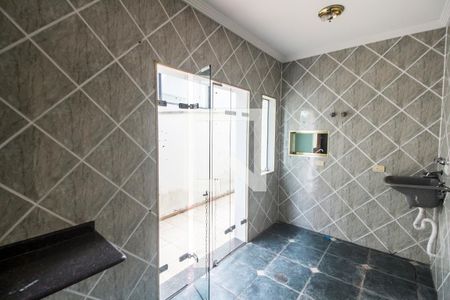 Casa de condomínio à venda com 575m², 4 quartos e 6 vagas Casa de condomínio à venda com 575m², 4 quartos e 6 vagasÁrea de Serviço