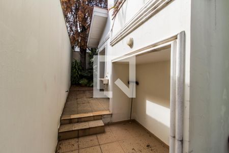 Casa de condomínio à venda com 575m², 4 quartos e 6 vagas Casa de condomínio à venda com 575m², 4 quartos e 6 vagasCorredor