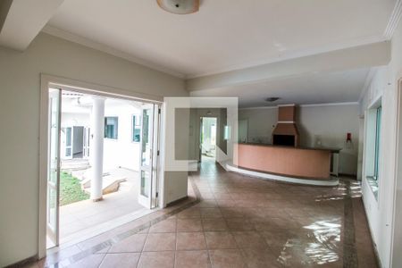 Casa de condomínio à venda com 575m², 4 quartos e 6 vagas Casa de condomínio à venda com 575m², 4 quartos e 6 vagasÁrea gourmet