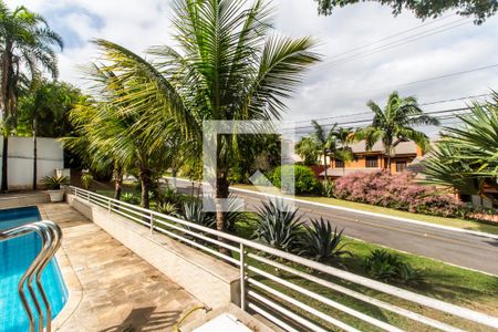 Casa de condomínio à venda com 575m², 4 quartos e 6 vagas Casa de condomínio à venda com 575m², 4 quartos e 6 vagasVista