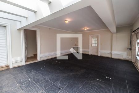 Casa de condomínio à venda com 575m², 4 quartos e 6 vagas Casa de condomínio à venda com 575m², 4 quartos e 6 vagasGaragem