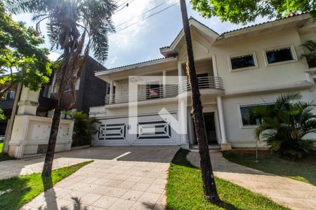 Casa de condomínio à venda com 575m², 4 quartos e 6 vagas Casa de condomínio à venda com 575m², 4 quartos e 6 vagasGaragem