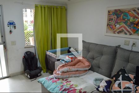 Sala de casa de condomínio à venda com 2 quartos, 70m² em Taquara, Rio de Janeiro