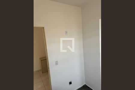 Sala de apartamento à venda com 2 quartos, 60m² em Califórnia, Belo Horizonte