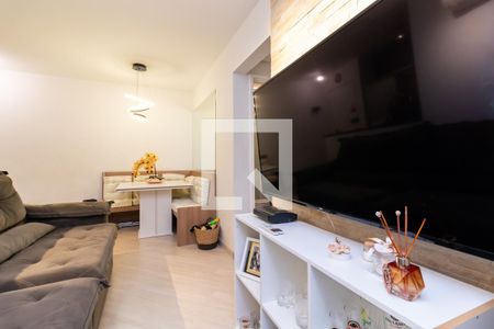 Sala de Estar de apartamento à venda com 2 quartos, 56m² em Vila Santa Maria, São Paulo