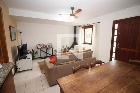 Sala de casa à venda com 4 quartos, 198m² em Camaquã, Porto Alegre