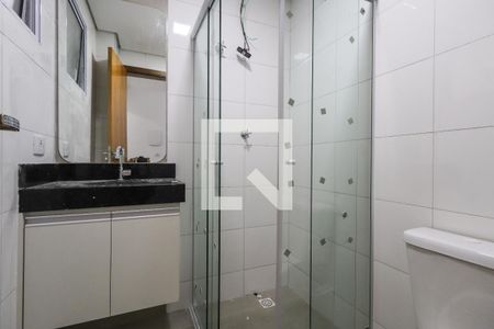 Banheiro de apartamento para alugar com 1 quarto, 30m² em Vila Esperança, São Paulo