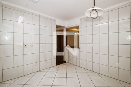 Cozinha de apartamento para alugar com 3 quartos, 118m² em Espírito Santo, Porto Alegre