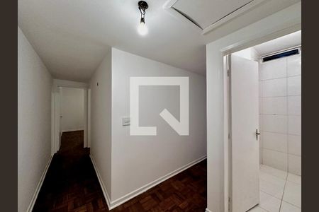 Corredor Quartos de casa à venda com 3 quartos, 180m² em Jardim das Acacias, São Paulo