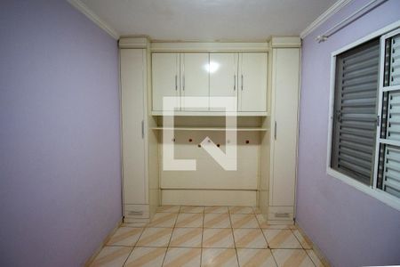 Quarto 1 de apartamento para alugar com 2 quartos, 50m² em Vila Carmosina, São Paulo