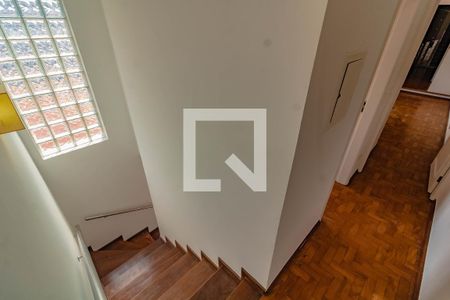 Escada de casa para alugar com 3 quartos, 188m² em Mirandópolis, São Paulo