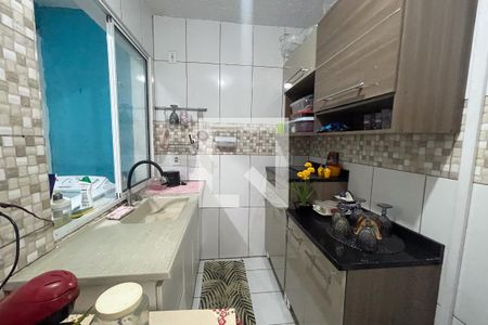 Cozinha de casa de condomínio para alugar com 2 quartos, 47m² em Santa Cruz da Serra, Duque de Caxias