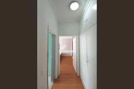 Corredor de apartamento para alugar com 1 quarto, 55m² em Centro, Campinas