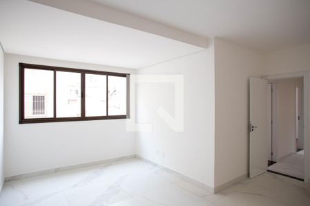 Sala de apartamento para alugar com 3 quartos, 90m² em Floresta, Belo Horizonte