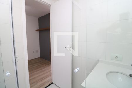 Banheiro de apartamento para alugar com 1 quarto, 27m² em Vila Independencia, São Paulo