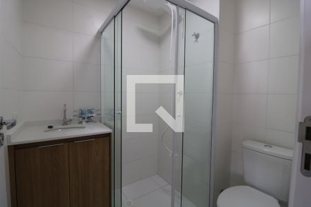 Banheiro de apartamento para alugar com 1 quarto, 27m² em Vila Independencia, São Paulo