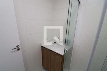 Banheiro de apartamento para alugar com 1 quarto, 27m² em Vila Independencia, São Paulo