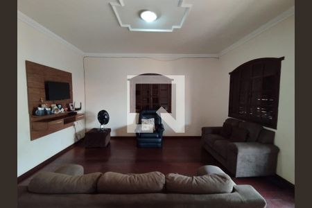 Sala de casa para alugar com 5 quartos, 263m² em Milionários, Belo Horizonte