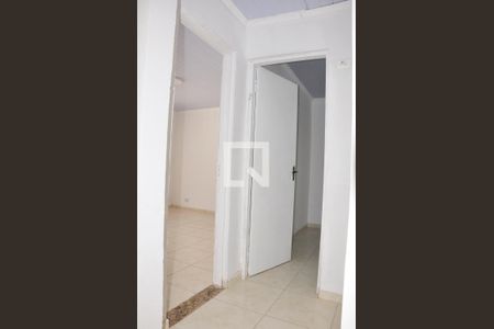 Corredor Quartos de casa à venda com 2 quartos, 92m² em Jardim Santo Elias, São Paulo