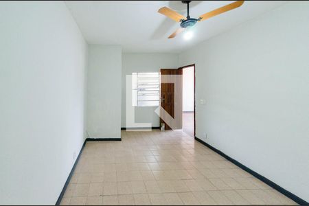 Quarto 1 de casa para alugar com 2 quartos, 59m² em Bonfim, Belo Horizonte