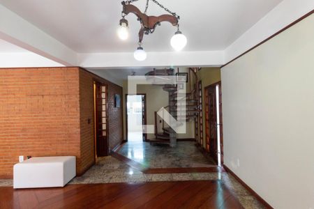 Sala de casa à venda com 3 quartos, 250m² em Vila Granada, São Paulo