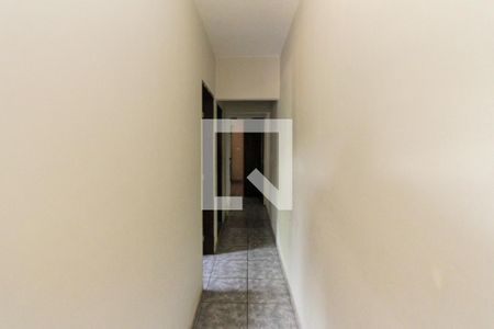 Corredor de casa à venda com 4 quartos, 200m² em Jardim Teresa, São Paulo