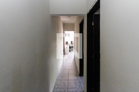 Corredor de casa à venda com 4 quartos, 200m² em Jardim Teresa, São Paulo