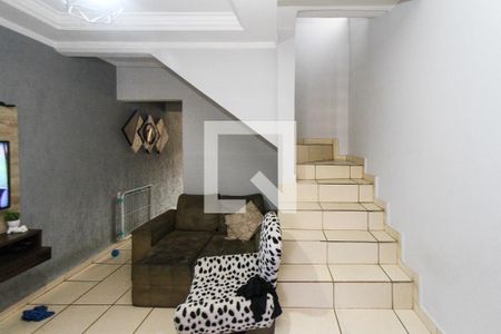 Sala de casa à venda com 4 quartos, 200m² em Jardim Teresa, São Paulo