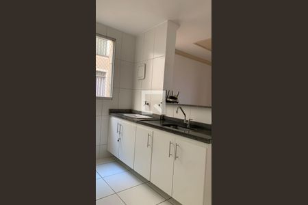 Cozinha de apartamento à venda com 2 quartos, 45m² em Chácara Cotia, Contagem