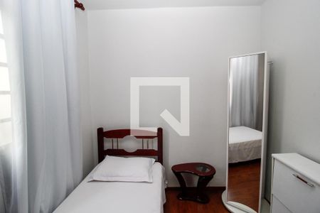 Quarto de apartamento à venda com 2 quartos, 45m² em Sagrada Família, Belo Horizonte