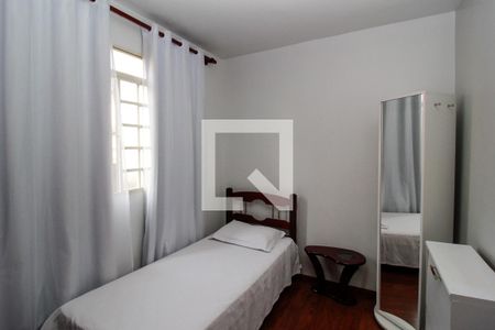 Quarto de apartamento à venda com 2 quartos, 45m² em Sagrada Família, Belo Horizonte