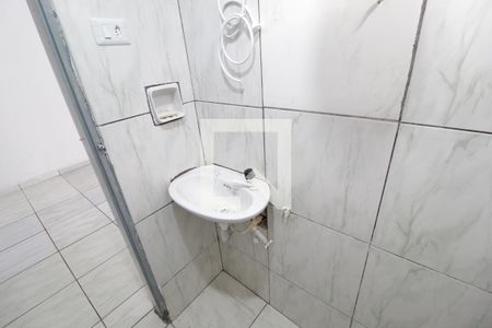 Banheiro Social de casa para alugar com 1 quarto, 70m² em Santa Mônica, Uberlândia