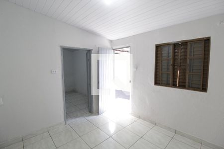 Sala de casa para alugar com 1 quarto, 70m² em Santa Mônica, Uberlândia